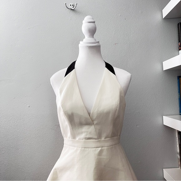 Halston Heritage Structured White Halter Skater Style Dress size 4 - Picture 4 of 14